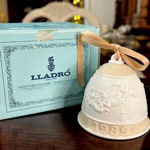 Lladro’ bell from 1989